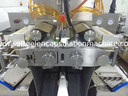 Olio che riempie capsula molle che fa incapsulamento della gelatina della macchina